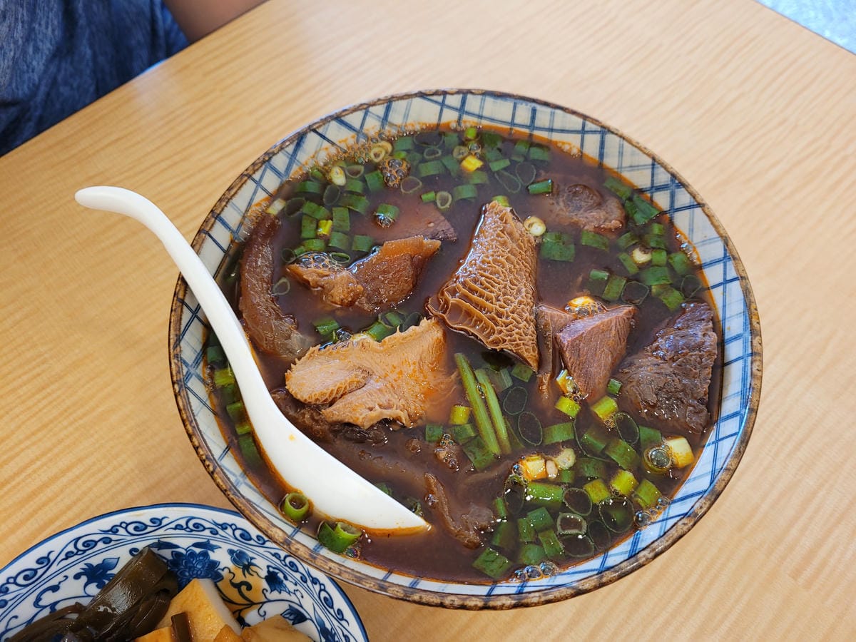 食記｜桃園龜山 大衛王牛肉麵 林口長庚美食推薦！