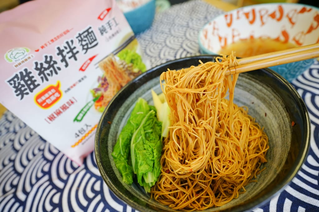 料理｜妙師傅麵博士 宅配美食雞絲麵 懶人料理泡麵推薦！