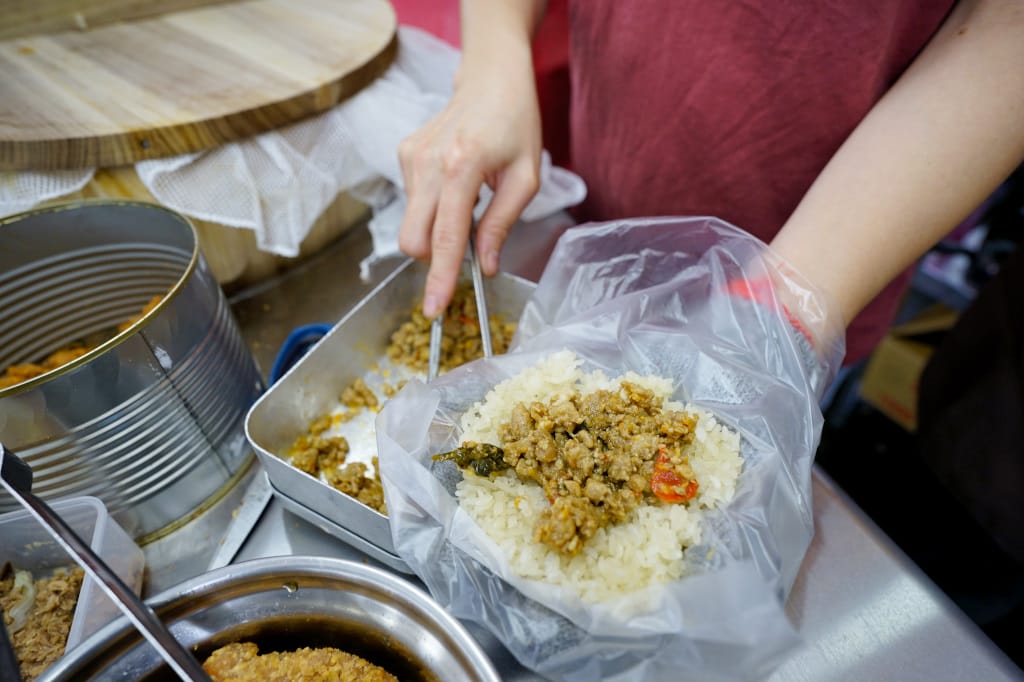 食記｜新北三峽 揪揪丸飯糰(三峽店) 創意爆餡飯糰 大推起司雞排、麻辣雞柳、打拋豬口味！