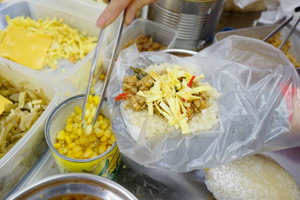 食記｜新北三峽 揪揪丸飯糰(三峽店) 創意爆餡飯糰 大推起司雞排、麻辣雞柳、打拋豬口味！