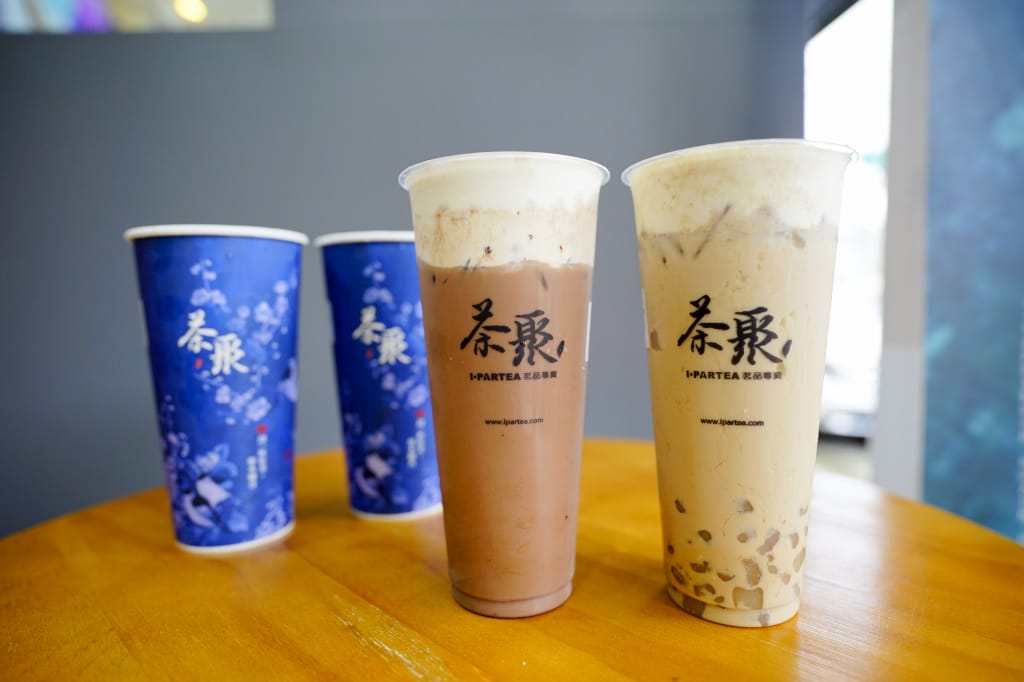 飲料｜桃園龜山 茶聚(桃園南崁店) 不能錯過的摘星奶茶 好茶喝無糖！有可愛店狗坐鎮的好茶飲品~