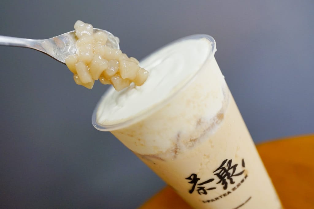飲料｜桃園龜山 茶聚(桃園南崁店) 不能錯過的摘星奶茶 好茶喝無糖！有可愛店狗坐鎮的好茶飲品~