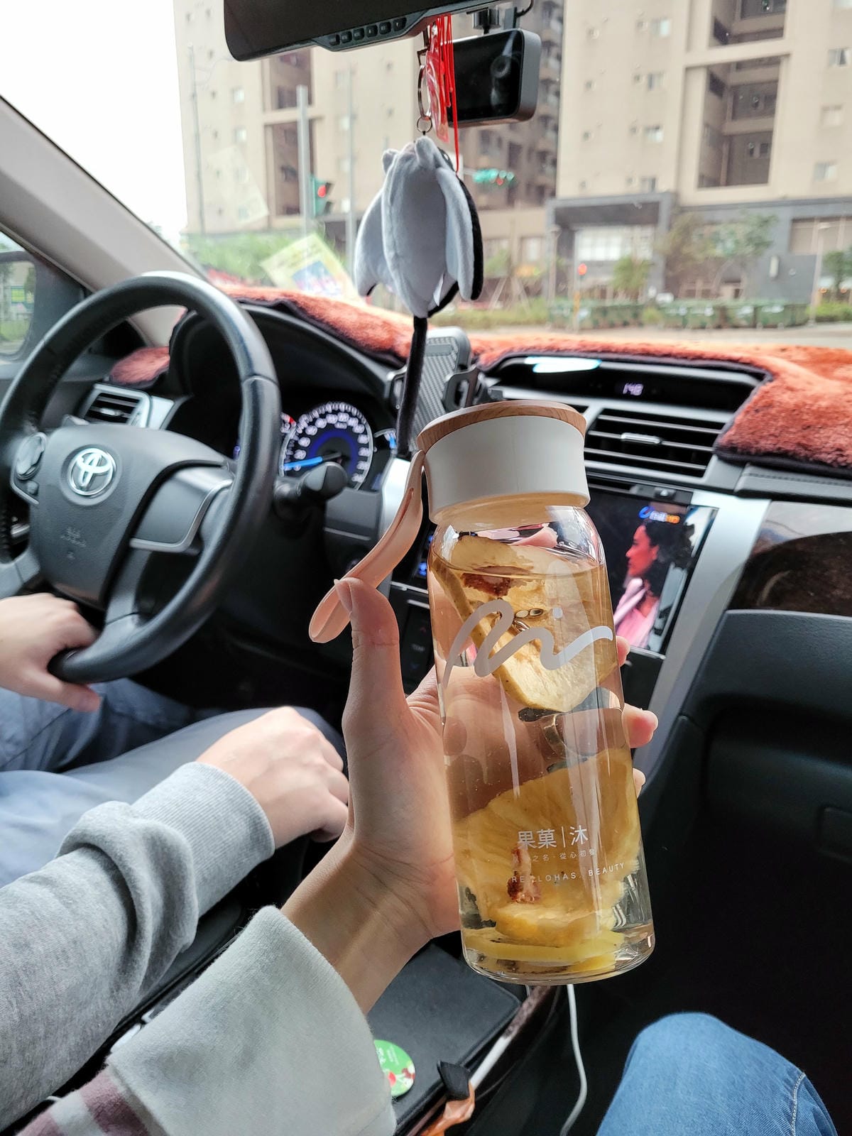飲料｜果菓沐 食尚健康水果飲 2020聖誕節禮物推薦！果乾6入聖誕小禮盒、聖誕限定水瓶禮盒