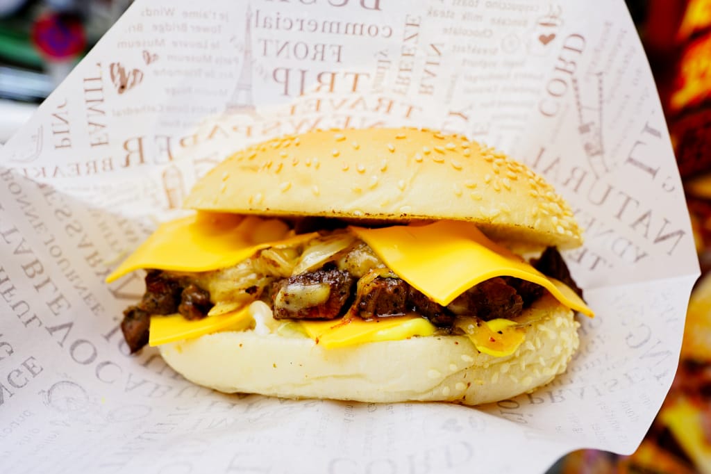 食記｜桃園中壢 彭阿星鐵板燒沙威瑪 顛覆傳統沙威瑪 推薦勁爆濃漿起司骰子牛！中壢火車站散步小吃