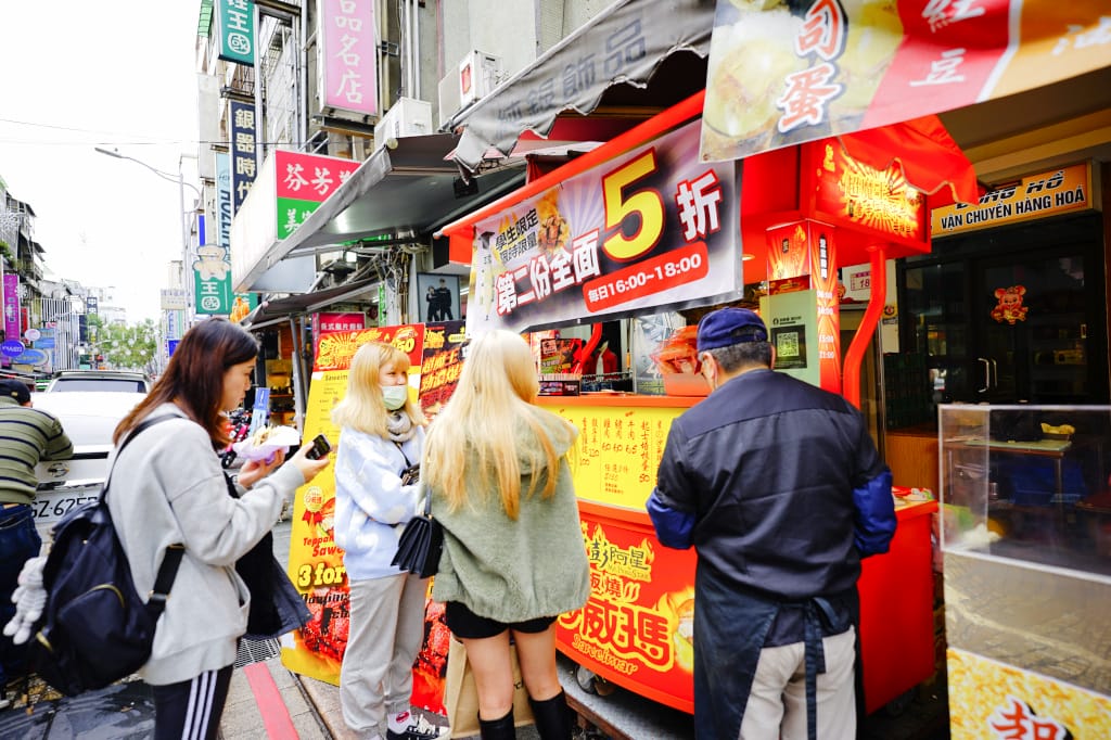 食記｜桃園中壢 彭阿星鐵板燒沙威瑪 顛覆傳統沙威瑪 推薦勁爆濃漿起司骰子牛！中壢火車站散步小吃