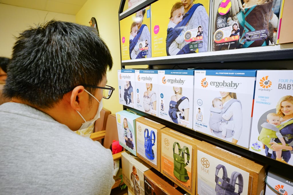 育兒分享|新北蘆洲 神隊友背巾專門店 挑選揹巾的神隊友推薦!揹巾使用教學、品牌款式齊全皆可試揹 - 第8張圖 育兒分享|新北蘆洲 神隊友背巾專門店 挑選揹巾的神隊友推薦!揹巾使用教學、品牌款式齊全皆可試揹
