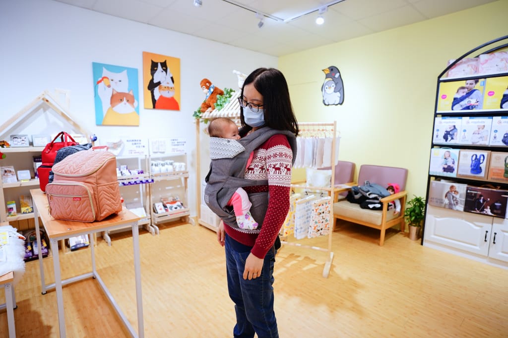 育兒分享|新北蘆洲 神隊友背巾專門店 挑選揹巾的神隊友推薦!揹巾使用教學、品牌款式齊全皆可試揹 - 第1張圖 育兒分享|新北蘆洲 神隊友背巾專門店 挑選揹巾的神隊友推薦!揹巾使用教學、品牌款式齊全皆可試揹