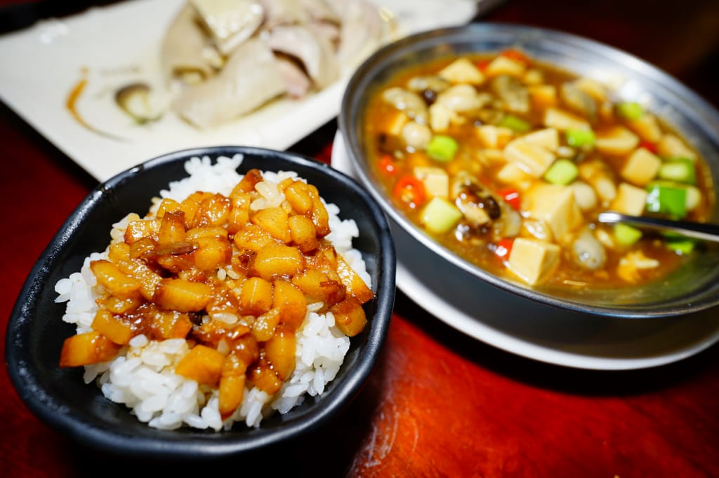 食記｜新北三重 48號熱炒 台菜、海鮮料理 平價熱炒新開幕！必比登推薦滷肉飯~