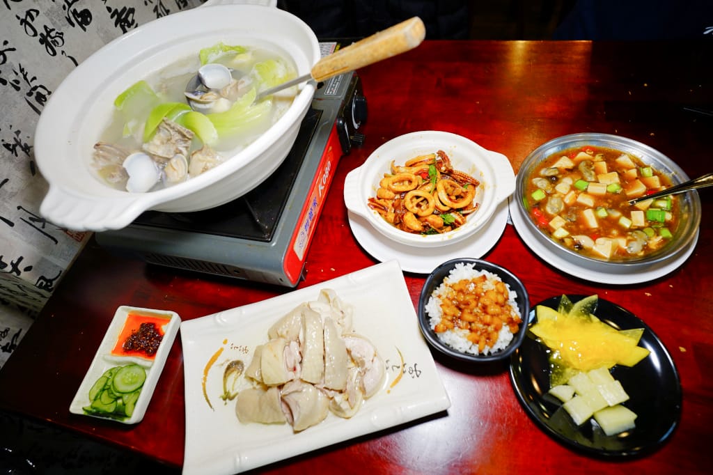 食記｜新北三重 48號熱炒 台菜、海鮮料理 平價熱炒新開幕！必比登推薦滷肉飯~