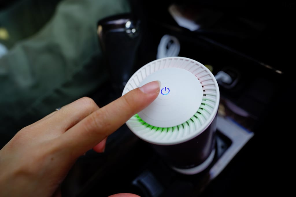 汽車用品｜【HYPASS】AI自動偵測3代車用空氣瓶子(玫瑰金) 輕巧版車用空氣清淨機