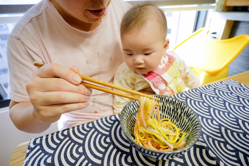 料理｜家食佳食 蔬果日曬麵 咖樂彩虹麵 超療癒麵食(無鹽含鈣麵條，小朋友也可以吃喔！)