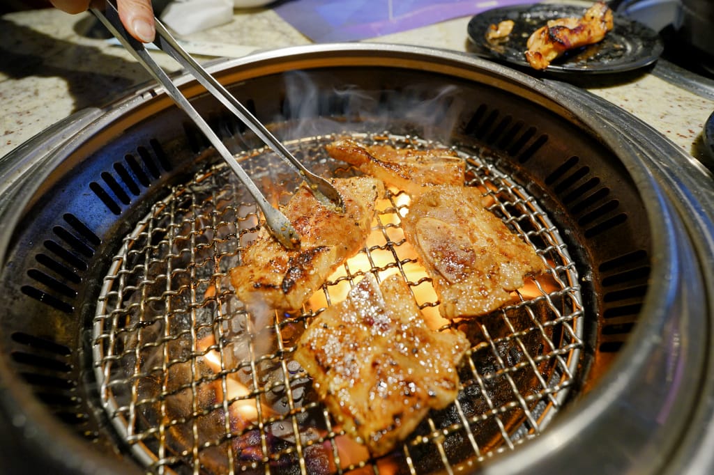 食記｜新北 Shock燒肉(土城星際店) in日月光廣場 和牛燒肉吃到飽 KTV包廂適合聚餐(生日、尾牙、節日慶祝)