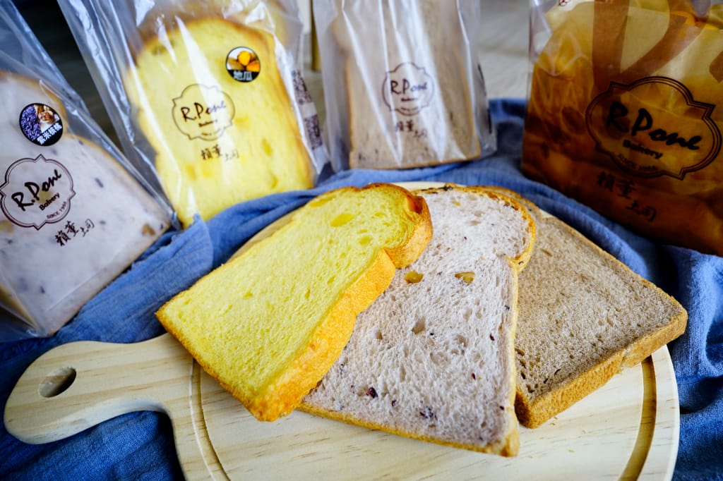 食記|新北三重 賴董土司-吐司專賣店 吐司控天堂 超美味手撕吐司、厚片吐司推薦! - 第2張圖 食記|新北三重 賴董土司-吐司專賣店 吐司控天堂 超美味手撕吐司、厚片吐司推薦!