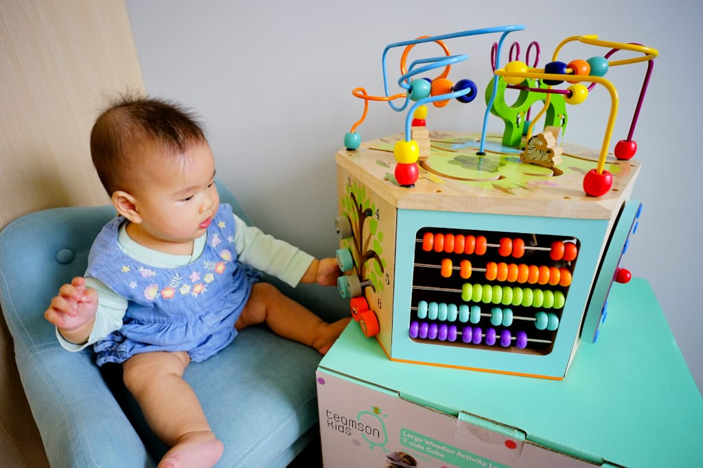 育兒分享｜Teamson-幼兒遊樂園木製七面益智繞珠玩具 幼童啟蒙玩具推薦！