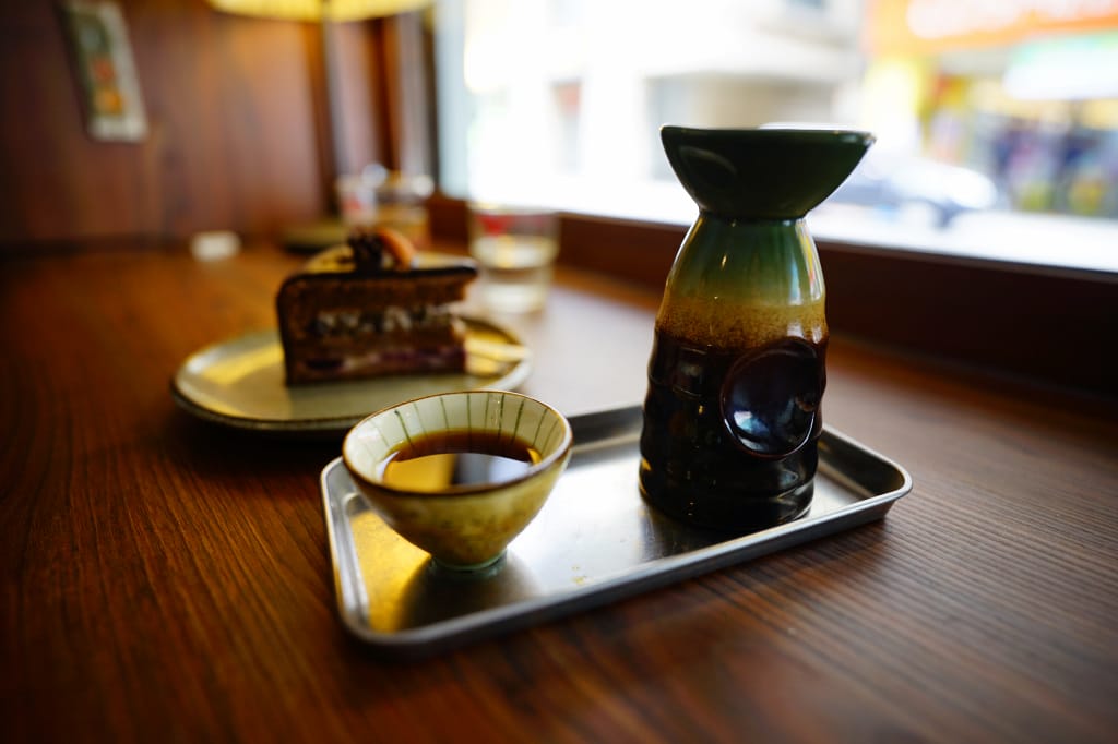 食記｜台北 Vis Cafe (圓山花博店) 捷運圓山站 深夜咖啡廳、寵物友善咖啡廳推薦！