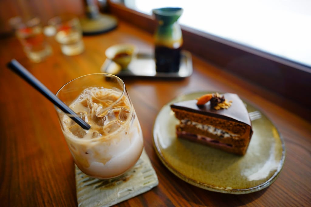 食記｜台北 Vis Cafe (圓山花博店) 捷運圓山站 深夜咖啡廳、寵物友善咖啡廳推薦！