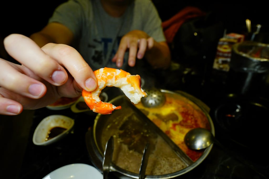 食記｜台北 公司聚餐吃到飽推薦 嗨蝦蝦百匯鍋物吃到飽(光復店) 超澎湃海鮮食材火鍋吃到飽推薦！超高CP值生魚片、炙握壽司聚餐推薦~