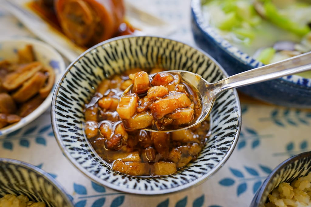 料理｜福聚號 抗疫美食冷凍宅配到府 黃金泡菜、魯肉飯、滷豬腳 防疫期間在家必買推薦！