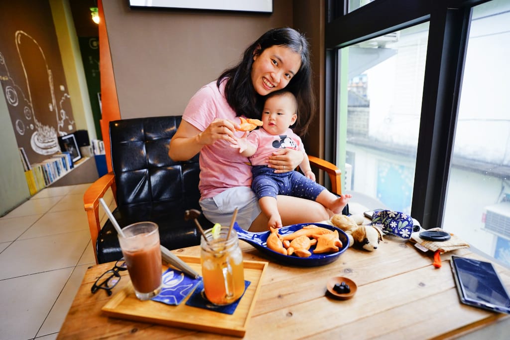 食記｜花蓮 黑鯨咖啡館Black Whale Cafe 來訪花蓮不能錯過的可愛造型雞蛋糕