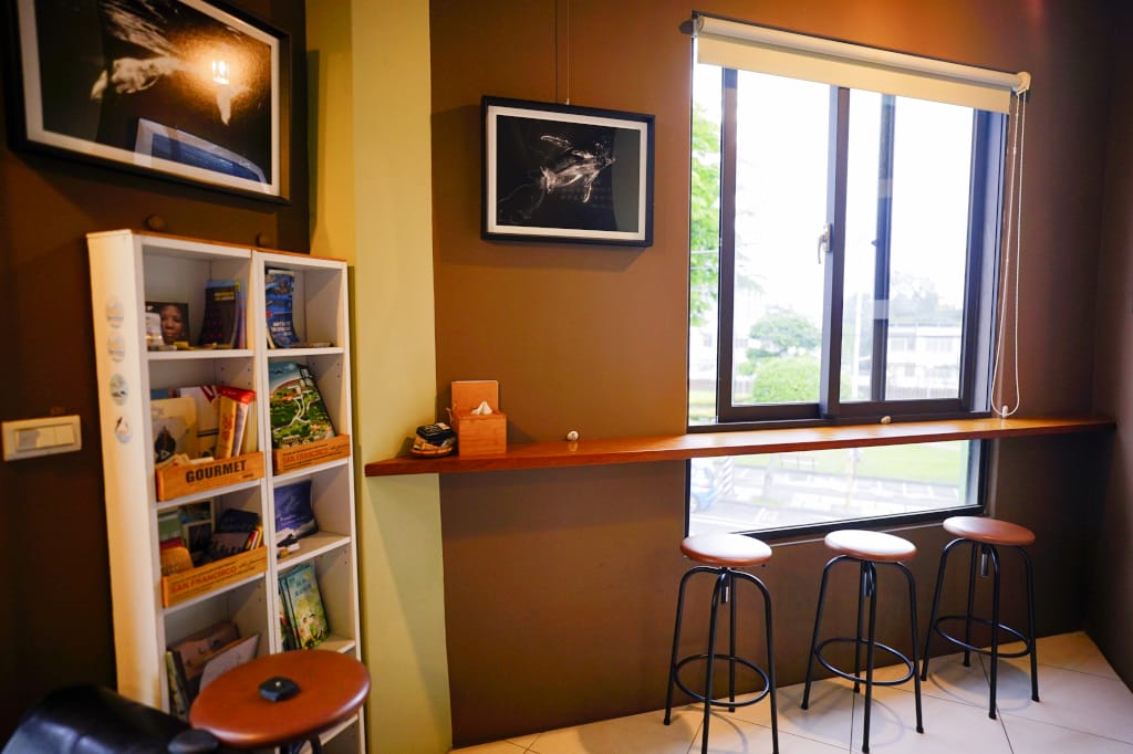 食記｜花蓮 黑鯨咖啡館Black Whale Cafe 來訪花蓮不能錯過的可愛造型雞蛋糕