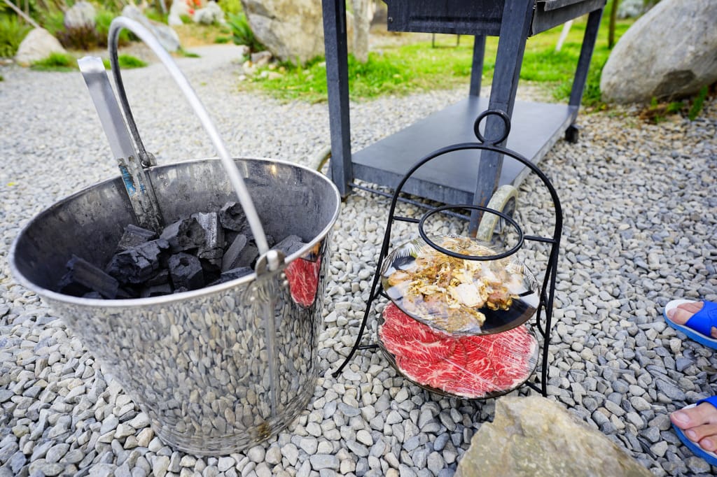露營｜苗栗卓蘭 自然圈農場 免裝備親子露營推薦！BBQ+獨立溫泉池 一泊二食超輕鬆豪華露營