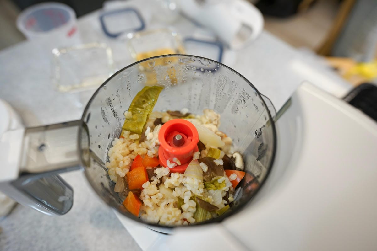 育兒分享｜babybrezza 副食品料理機推薦 嬰兒副食品輕鬆煮 蒸煮攪一機搞定！ 寶寶副食品食譜分享~