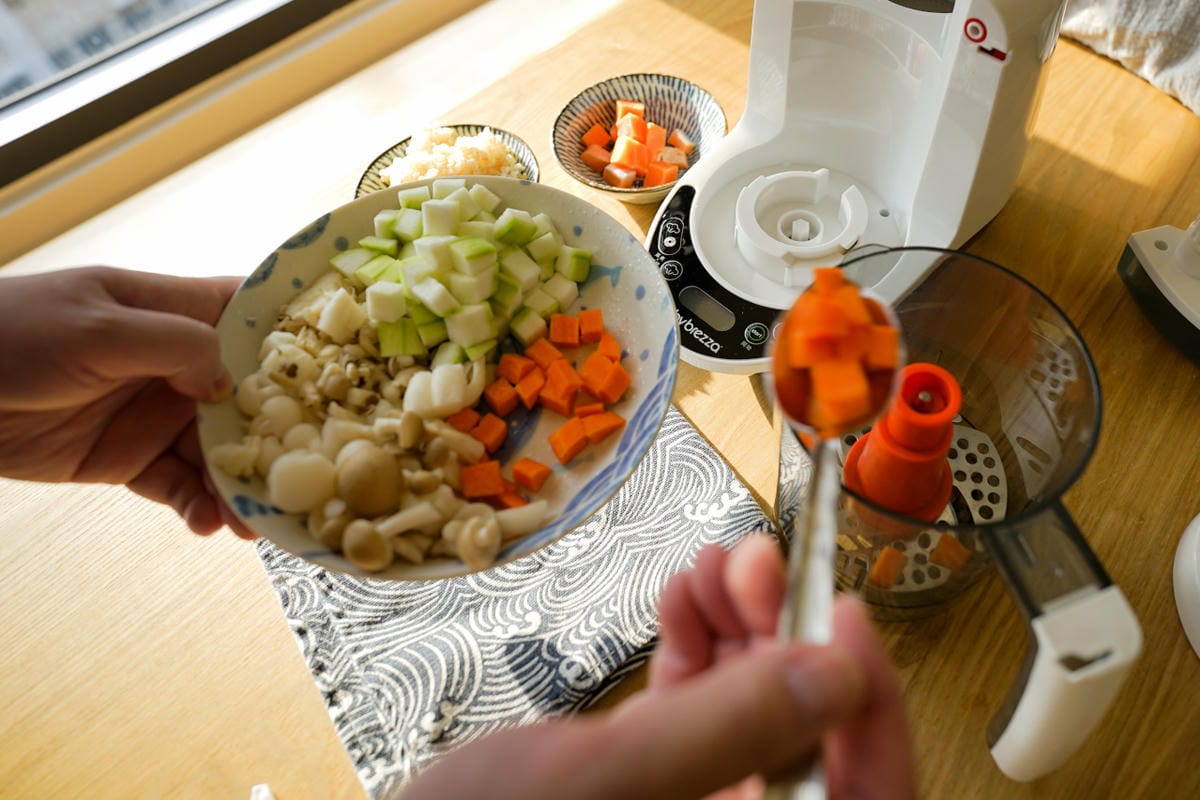 育兒分享｜babybrezza 副食品料理機推薦 嬰兒副食品輕鬆煮 蒸煮攪一機搞定！ 寶寶副食品食譜分享~