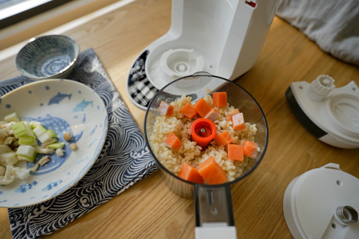 育兒分享｜babybrezza 副食品料理機推薦 嬰兒副食品輕鬆煮 蒸煮攪一機搞定！ 寶寶副食品食譜分享~