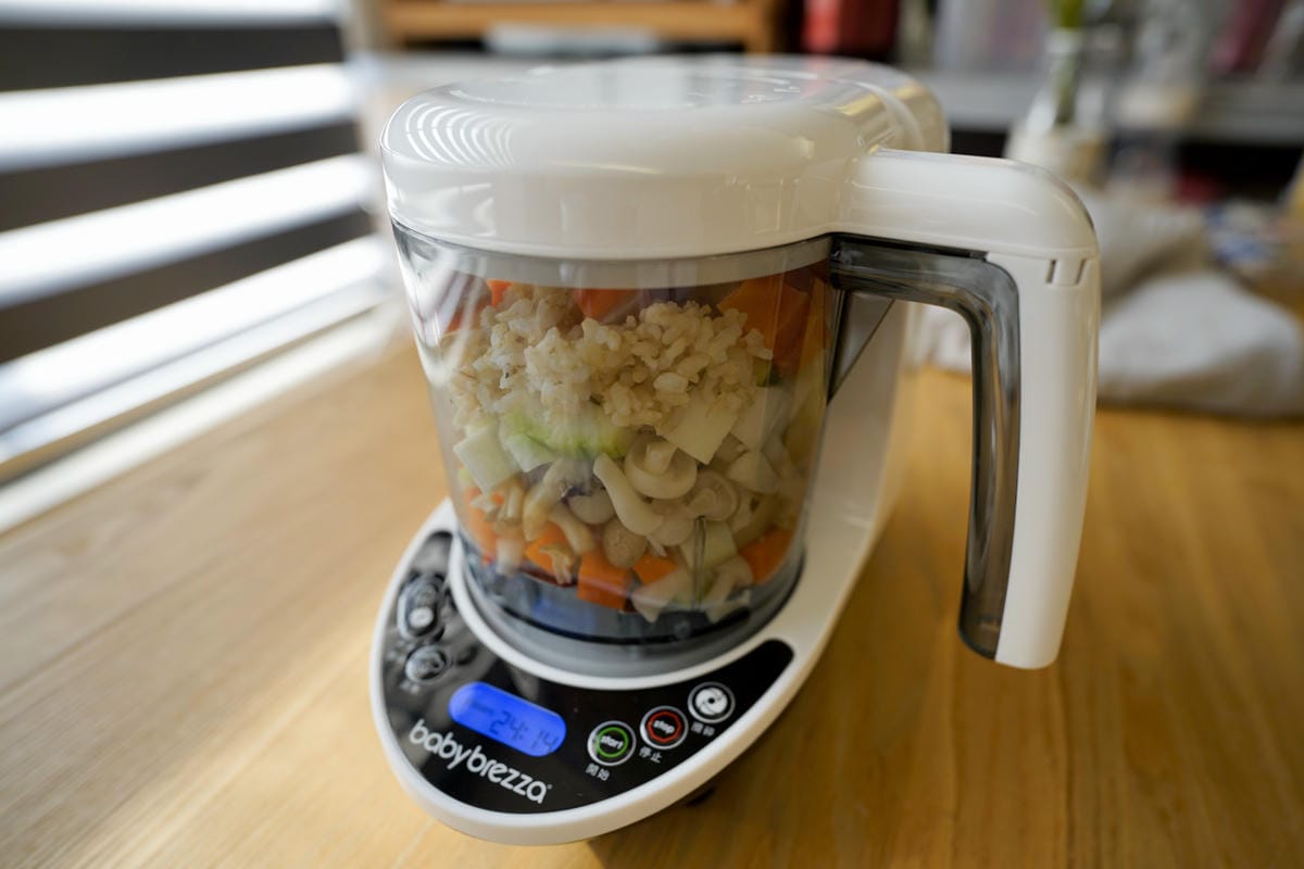 育兒分享｜babybrezza 副食品料理機推薦 嬰兒副食品輕鬆煮 蒸煮攪一機搞定！ 寶寶副食品食譜分享~