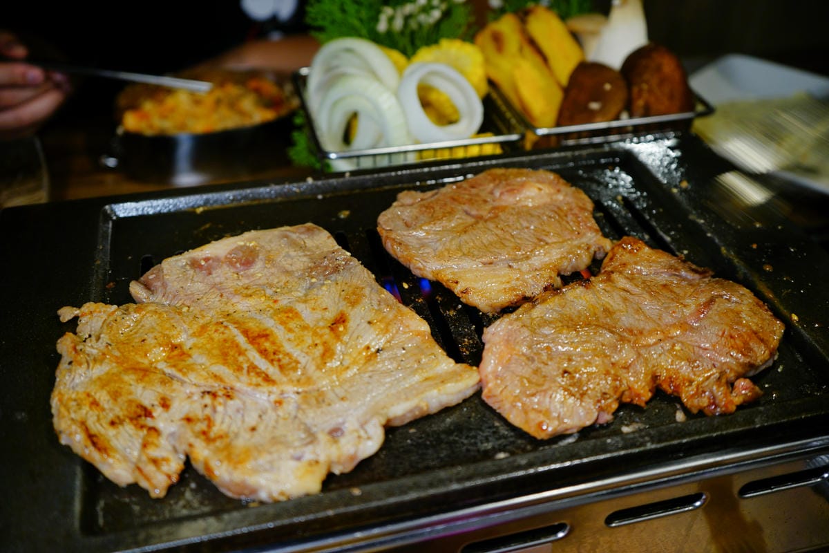 美食｜新北板橋 燒肉哦爺(板橋府中店) 板橋府中韓式燒肉吃到飽、學生最愛CP值超高！