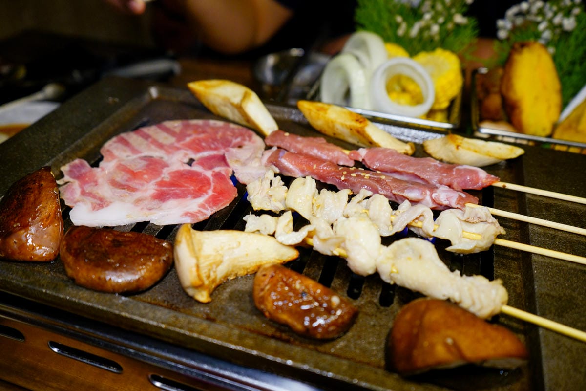 美食｜新北板橋 燒肉哦爺(板橋府中店) 板橋府中韓式燒肉吃到飽、學生最愛CP值超高！