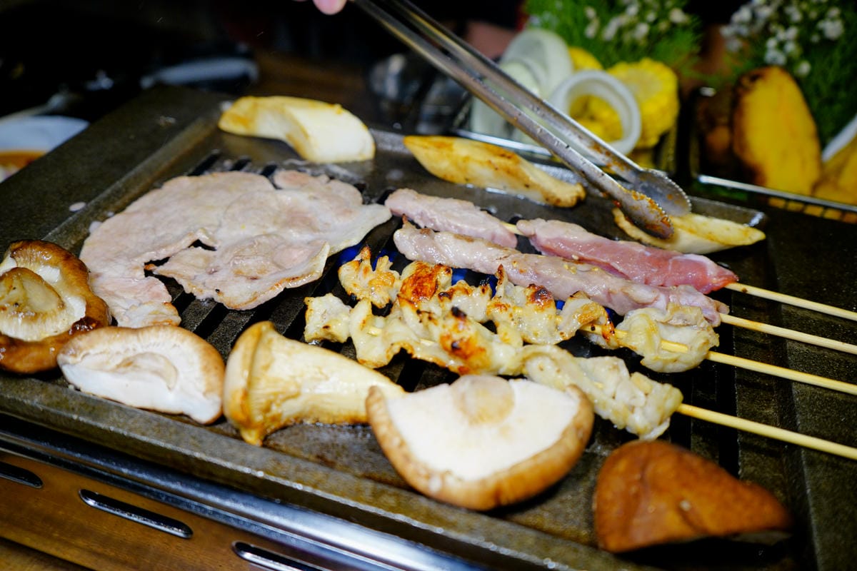 美食｜新北板橋 燒肉哦爺(板橋府中店) 板橋府中韓式燒肉吃到飽、學生最愛CP值超高！
