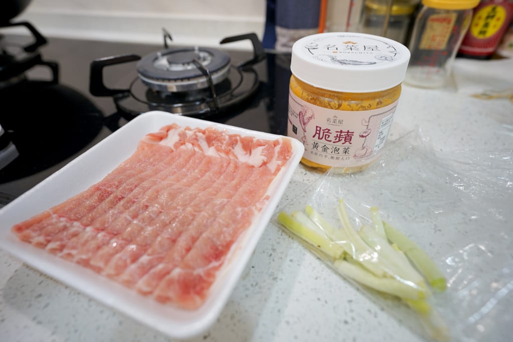 料理|名菜屋黃金水果泡菜 防疫泡菜料理推薦!蘋果泡菜炒豬肉、泡菜火鍋、鰻魚飯配柚香大根超美味~ - 第3張圖 料理|名菜屋黃金水果泡菜 防疫泡菜料理推薦!蘋果泡菜炒豬肉、泡菜火鍋、鰻魚飯配柚香大根超美味~