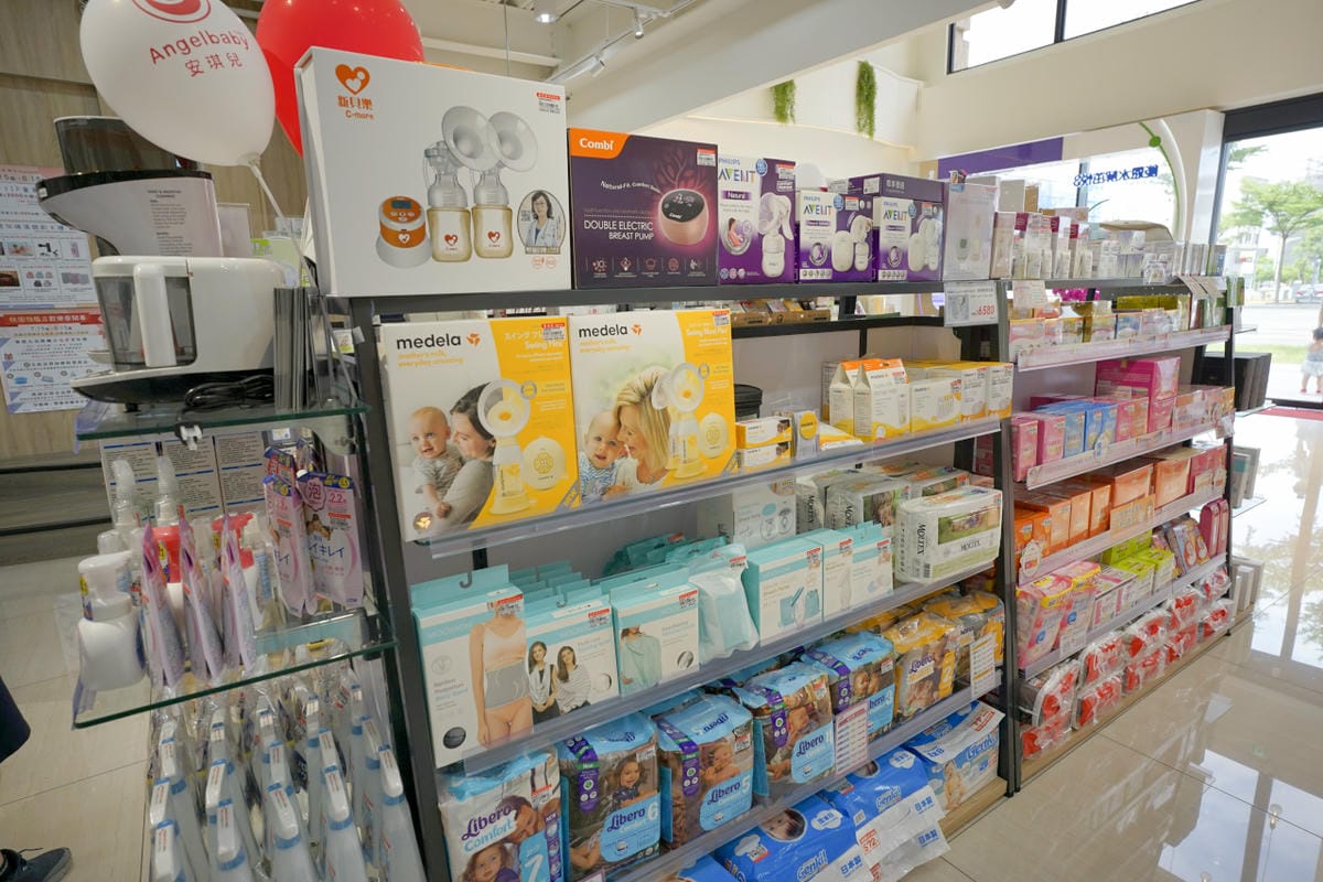 育兒分享｜桃園婦嬰用品店推薦！安琪兒婦嬰百貨(桃園旗艦店) STOKKE、Done by Deer、Nomi丹麥品牌齊全