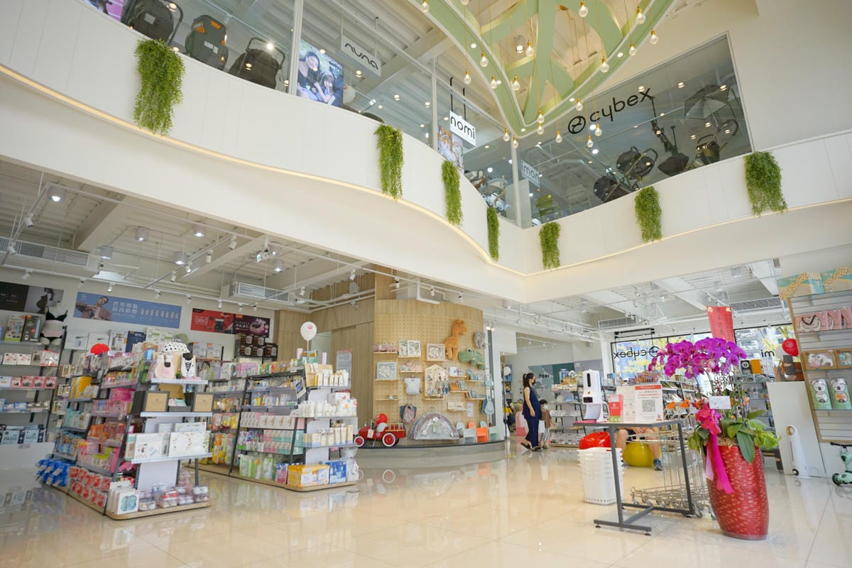 育兒分享｜桃園婦嬰用品店推薦！安琪兒婦嬰百貨(桃園旗艦店) STOKKE、Done by Deer、Nomi丹麥品牌齊全