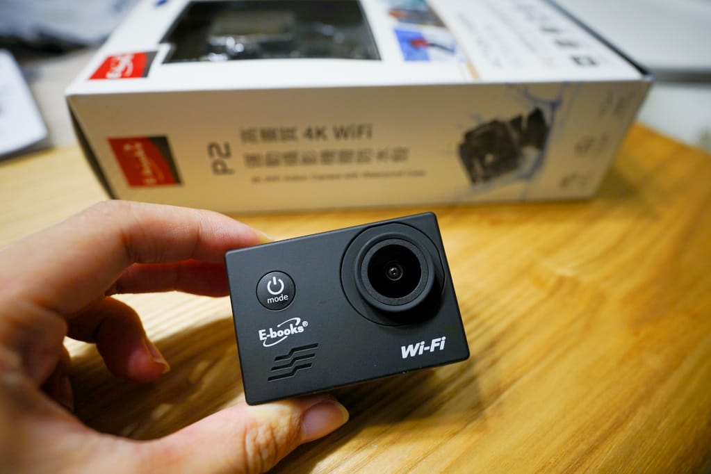 3C開箱｜E-books 中景科技 平價4K WiFi運動攝影機(附防水殼) 適用行車紀錄器、戶外運動、潛水