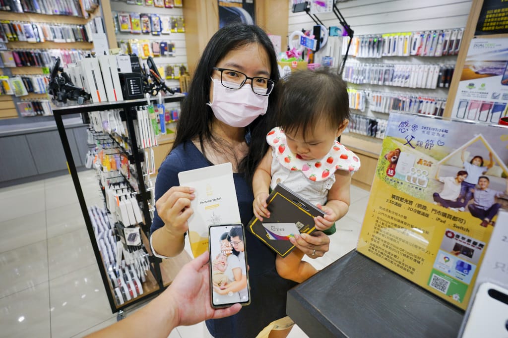 手機周邊｜桃園彩殼屋(龍安店) Samsung S20FE藍光盾保護貼 抗藍光必備！特約門市免費貼膜推薦-活動贈泰迪熊香氛