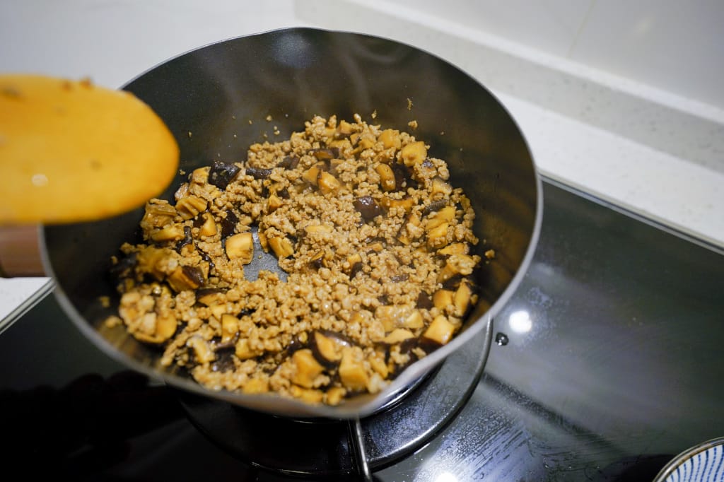 料理｜香料食譜分享-零失敗懶人料理 紐奧良香烤雞翅、迷迭香煎松阪豬、五香香菇滷肉 搭配味旅Spices Journey 台灣調味料專賣品牌
