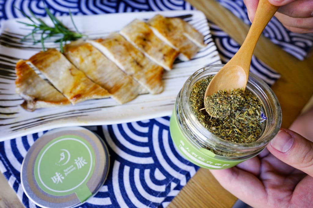 料理｜香料食譜分享-零失敗懶人料理 紐奧良香烤雞翅、迷迭香煎松阪豬、五香香菇滷肉 搭配味旅Spices Journey 台灣調味料專賣品牌