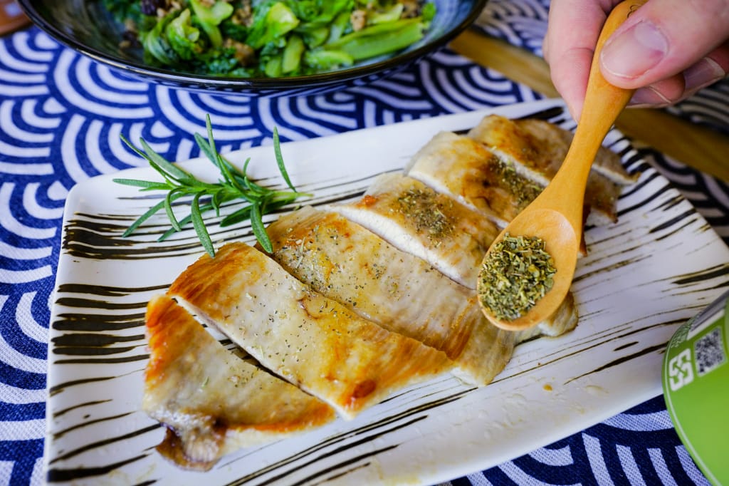 料理｜香料食譜分享-零失敗懶人料理 紐奧良香烤雞翅、迷迭香煎松阪豬、五香香菇滷肉 搭配味旅Spices Journey 台灣調味料專賣品牌