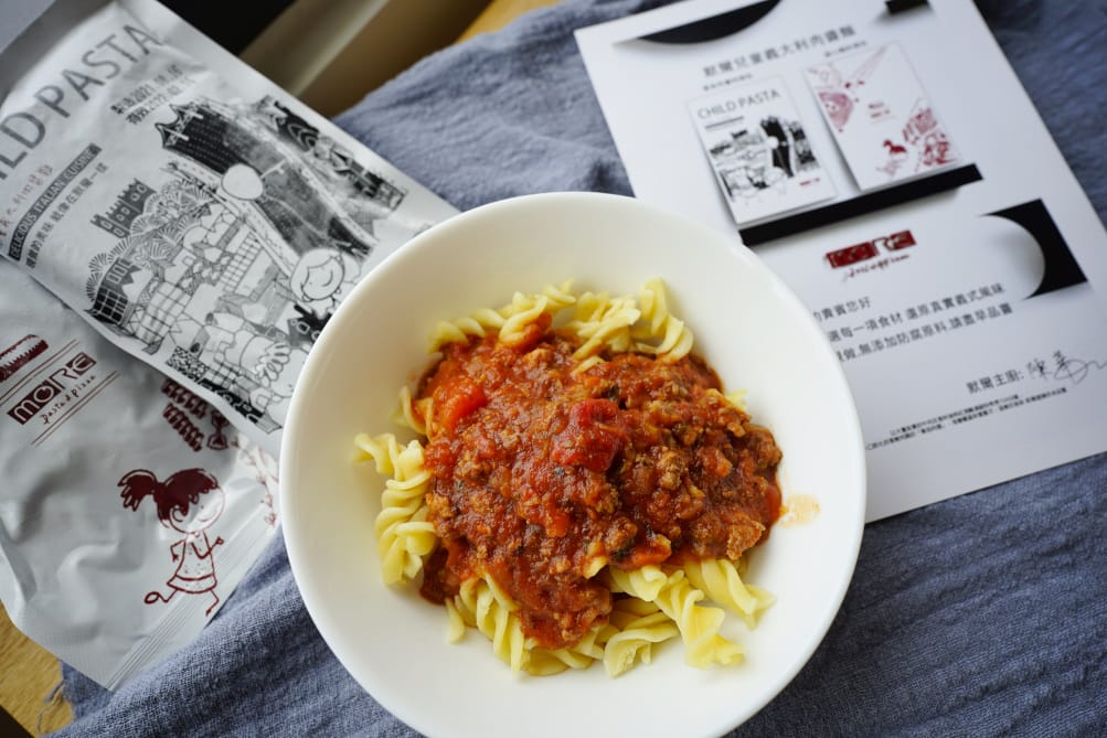 料理|默爾兒童義大利肉醬麵 more默爾義大利餐廳推出冷凍料理包宅配、小朋友最愛吃的螺旋麵(捲捲麵) - 第2張圖 料理|默爾兒童義大利肉醬麵 more默爾義大利餐廳推出冷凍料理包宅配、小朋友最愛吃的螺旋麵(捲捲麵)