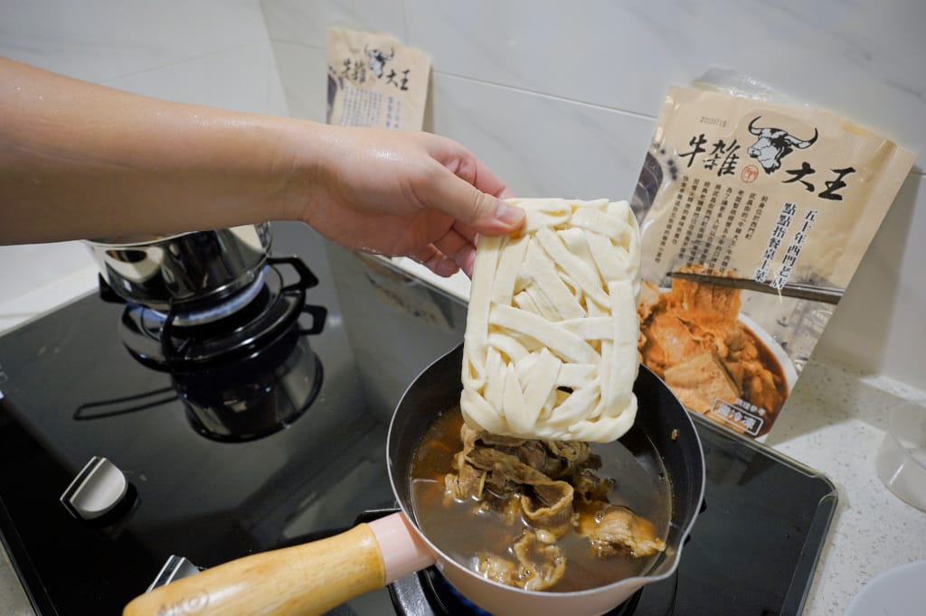 料理|良品開飯 牛雜大王 宅配牛肉麵、牛肉爐 還有推出寶寶也能吃的無添加版湯頭喔! - 第4張圖 料理|良品開飯 牛雜大王 宅配牛肉麵、牛肉爐 還有推出寶寶也能吃的無添加版湯頭喔!
