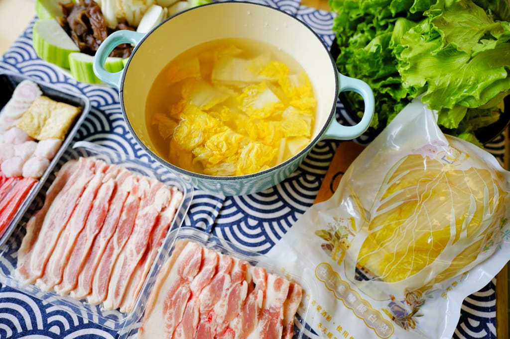 料理｜真果食希望手作坊 古法甕釀酸白菜 酸白菜料理食譜分享-酸菜白肉鍋、酸白菜炒肉片(牛肉、豬肉都可以)