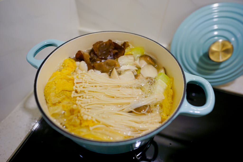 料理｜真果食希望手作坊 古法甕釀酸白菜 酸白菜料理食譜分享-酸菜白肉鍋、酸白菜炒肉片(牛肉、豬肉都可以)