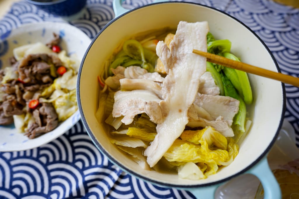 料理｜真果食希望手作坊 古法甕釀酸白菜 酸白菜料理食譜分享-酸菜白肉鍋、酸白菜炒肉片(牛肉、豬肉都可以)