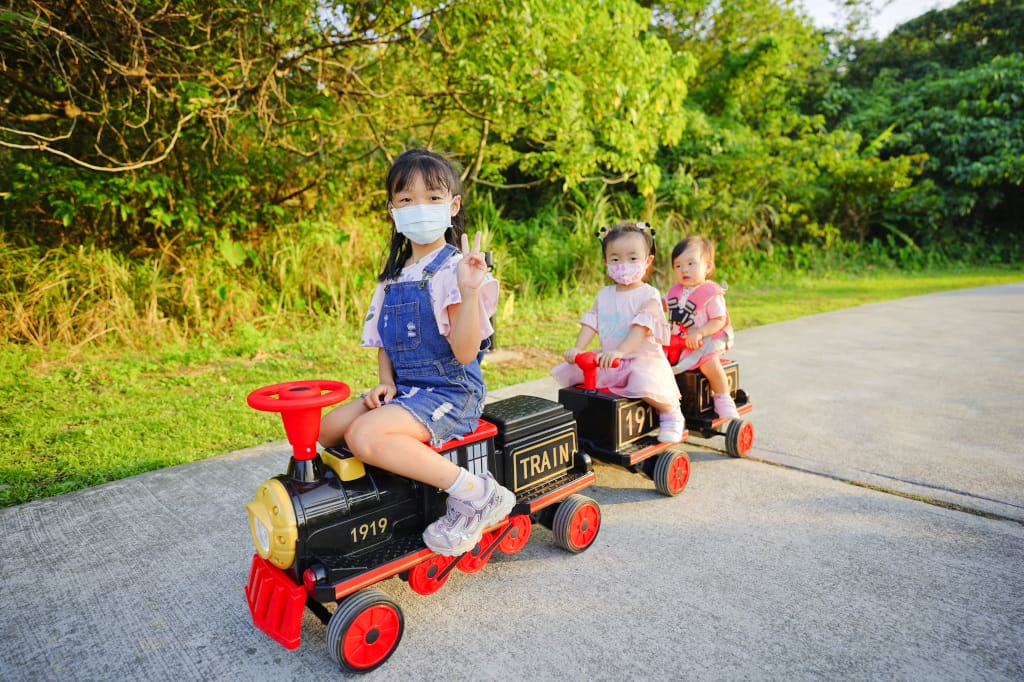 育兒分享|小朋友最愛的電動小火車 兒童電動車-親子復古火車 傳說中的育兒神器 (遛孫神器) - 第19張圖 育兒分享|小朋友最愛的電動小火車 兒童電動車-親子復古火車 傳說中的育兒神器 (遛孫神器)