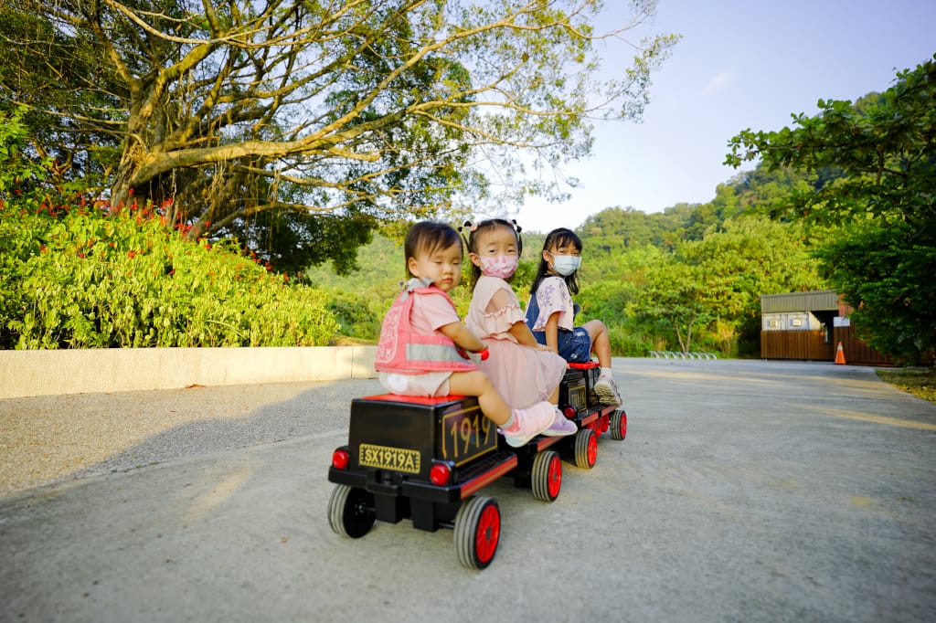 育兒分享|小朋友最愛的電動小火車 兒童電動車-親子復古火車 傳說中的育兒神器 (遛孫神器) - 第20張圖 育兒分享|小朋友最愛的電動小火車 兒童電動車-親子復古火車 傳說中的育兒神器 (遛孫神器)
