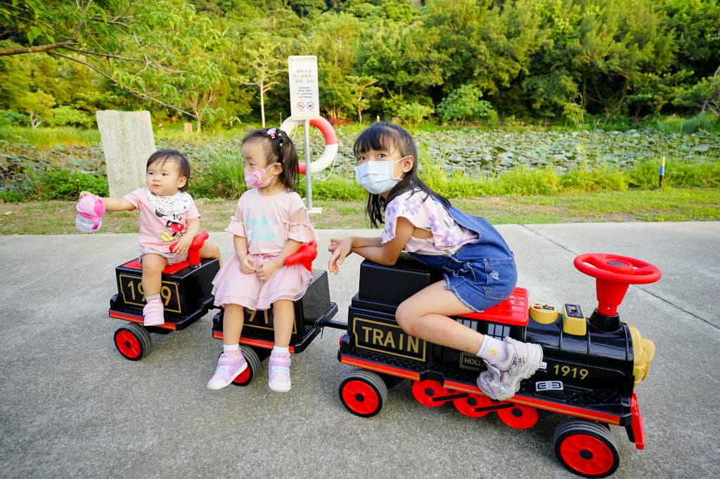 育兒分享|小朋友最愛的電動小火車 兒童電動車-親子復古火車 傳說中的育兒神器 (遛孫神器) - 第25張圖 育兒分享|小朋友最愛的電動小火車 兒童電動車-親子復古火車 傳說中的育兒神器 (遛孫神器)