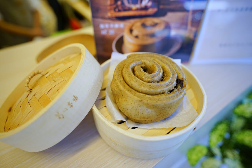 食記｜桃園 網路人氣美食 打包DABAO 打包包子1號店 創意口味獅子頭肉包、打拋豬肉包推薦！
