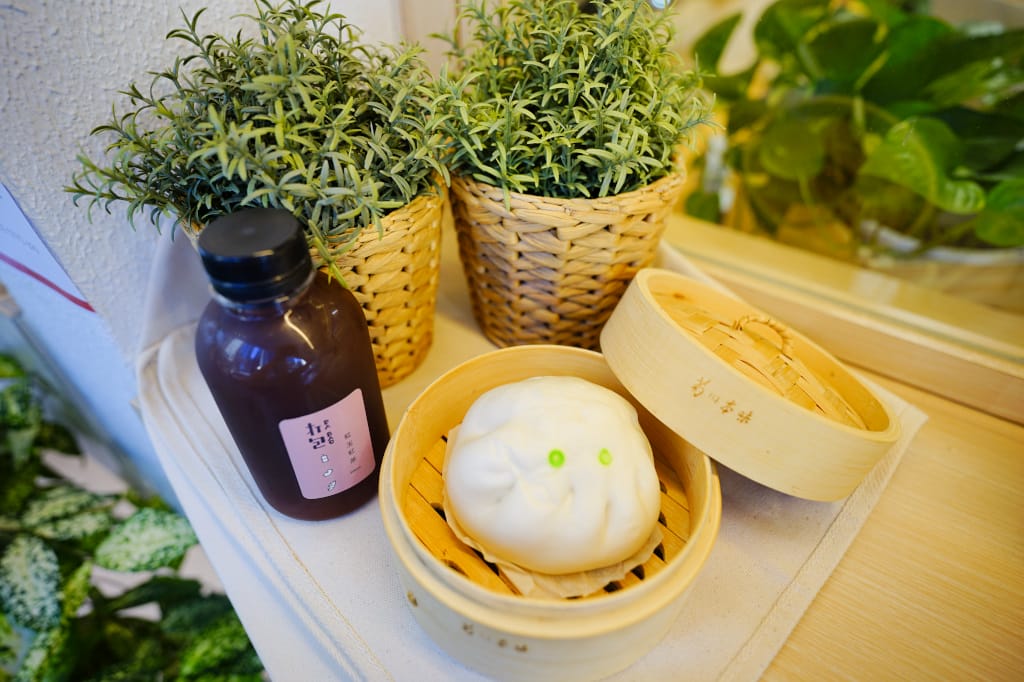 食記｜桃園 網路人氣美食 打包DABAO 打包包子1號店 創意口味獅子頭肉包、打拋豬肉包推薦！